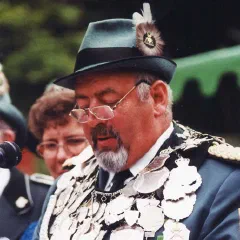 Willy Pleiter als Schützenkönig 1998