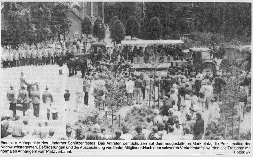 Antreten auf dem neuen Marktplatz (1993)
